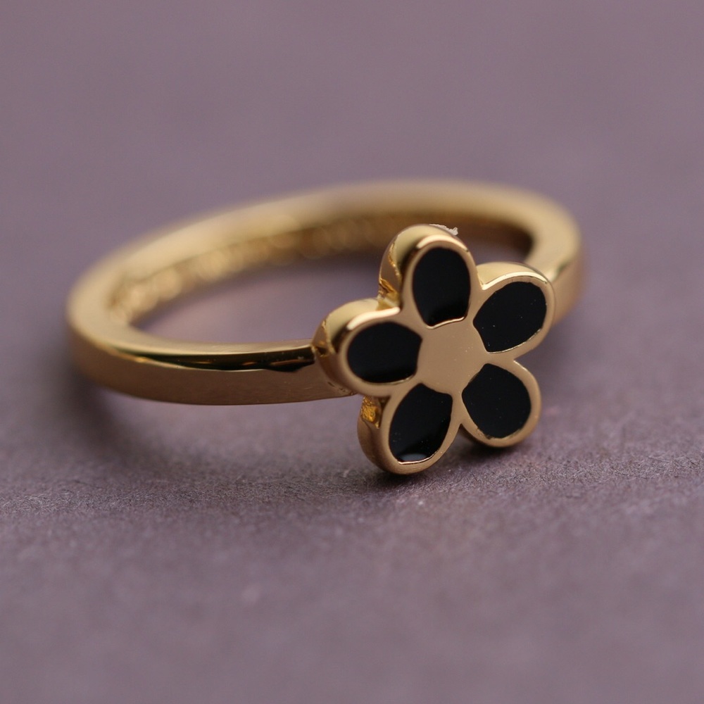 Marc Jacobs Mini Daisy Ring size 6